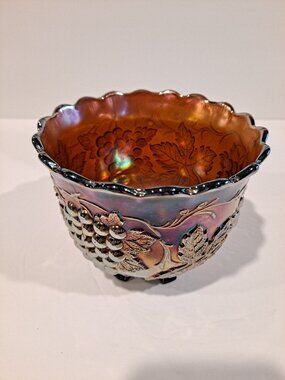 Antique PURPLE AMETHYST Dugan Carnival GRAPE DELIGHT Glass 6 Footed Bowl